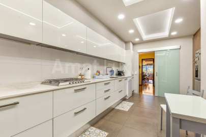 Elegant and spacious apartment in one of the best areas of Barcelona -11