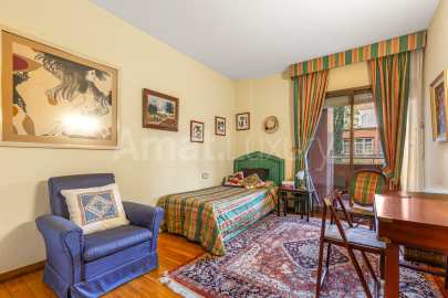 Elegant and spacious apartment in one of the best areas of Barcelona -23