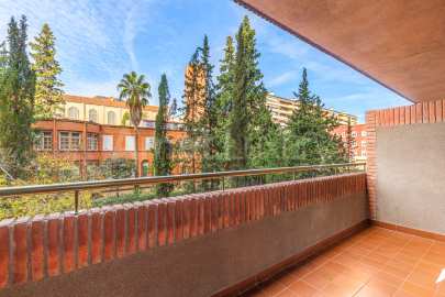 Elegant and spacious apartment in one of the best areas of Barcelona -24