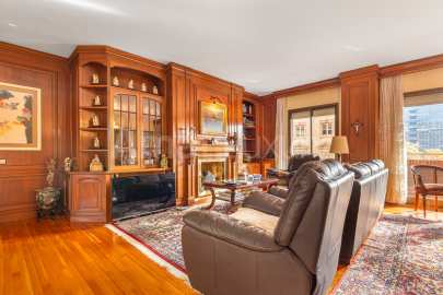 Elegant and spacious apartment in one of the best areas of Barcelona -7