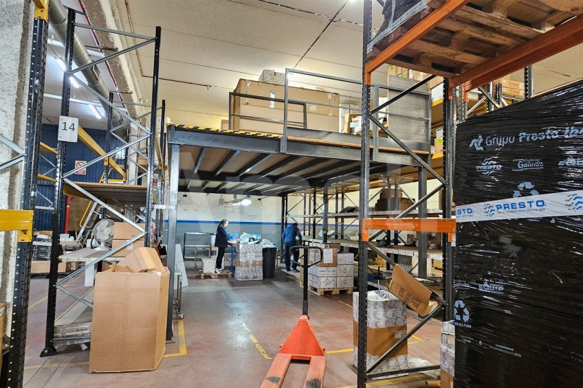 Naus cantoneres amb gran visibilitat a Molins de Rei -11