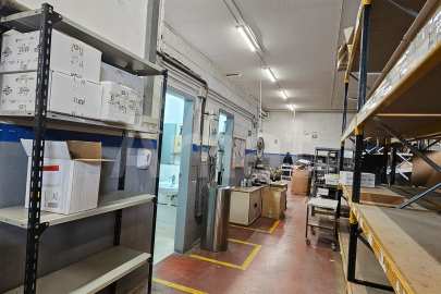 Naus cantoneres amb gran visibilitat a Molins de Rei -12