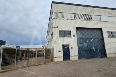 Naus cantoneres amb gran visibilitat a Molins de Rei -14