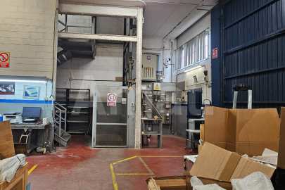 Naus cantoneres amb gran visibilitat a Molins de Rei -9