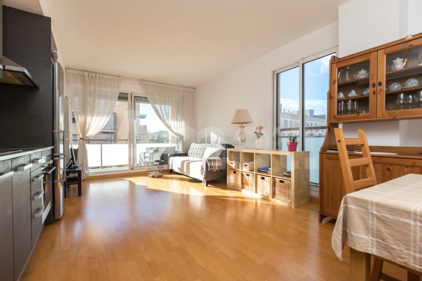 Bonic pis amb piscina comunitària a Can Mates -12