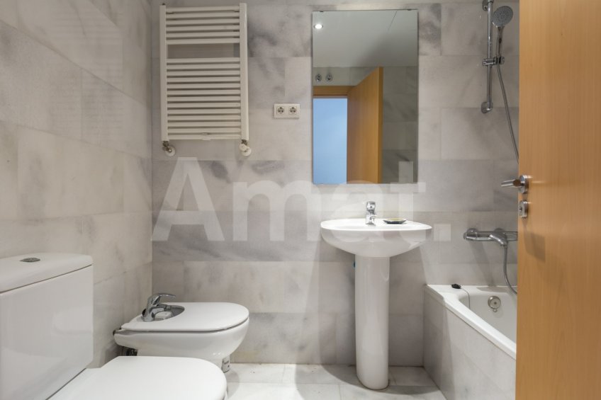 Bonic pis amb piscina comunitària a Can Mates -18