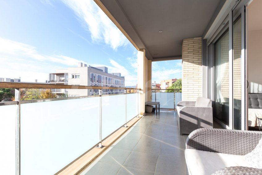 Bonic pis amb piscina comunitària a Can Mates -2