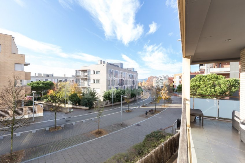 Bonic pis amb piscina comunitària a Can Mates -24