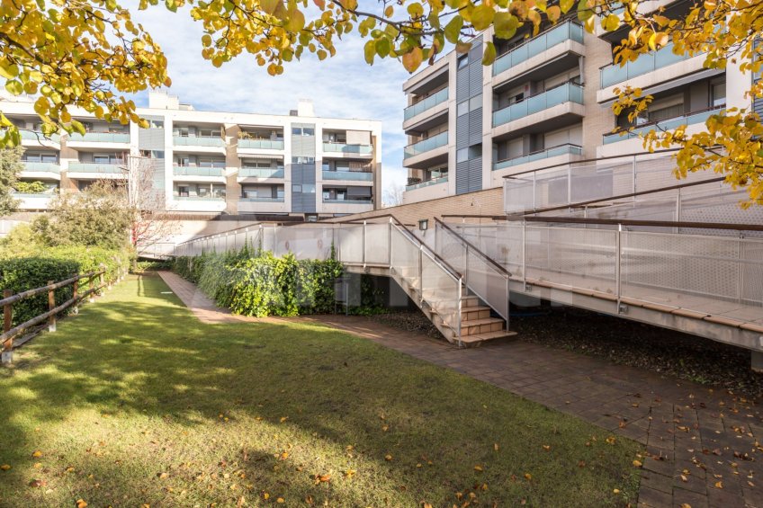 Bonic pis amb piscina comunitària a Can Mates -28