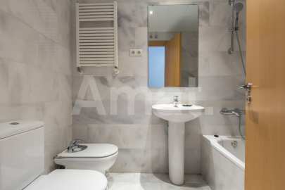 Bonic pis amb piscina comunitària a Can Mates -18