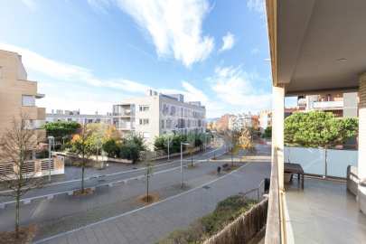 Bonic pis amb piscina comunitària a Can Mates -24