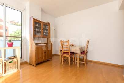 Bonic pis amb piscina comunitària a Can Mates -8