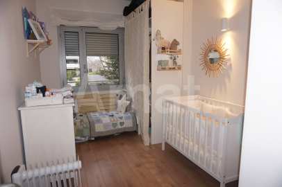 Bonic pis amb terrassa		 -8