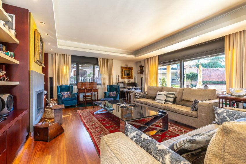Extraordinaria casa de alto standing en zona Rossinyol de Sant Cugat -12