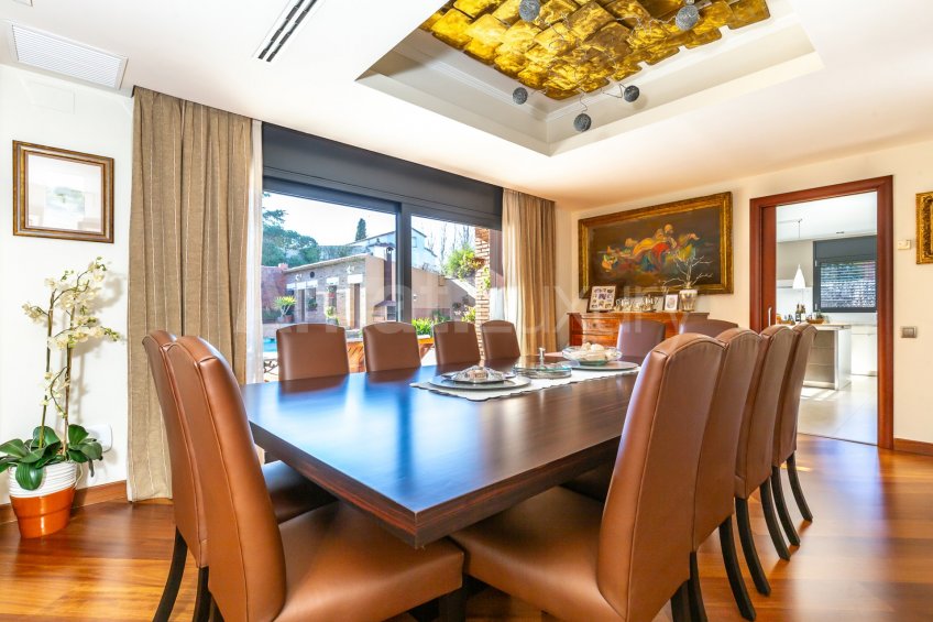 Extraordinaria casa de alto standing en zona Rossinyol de Sant Cugat -2