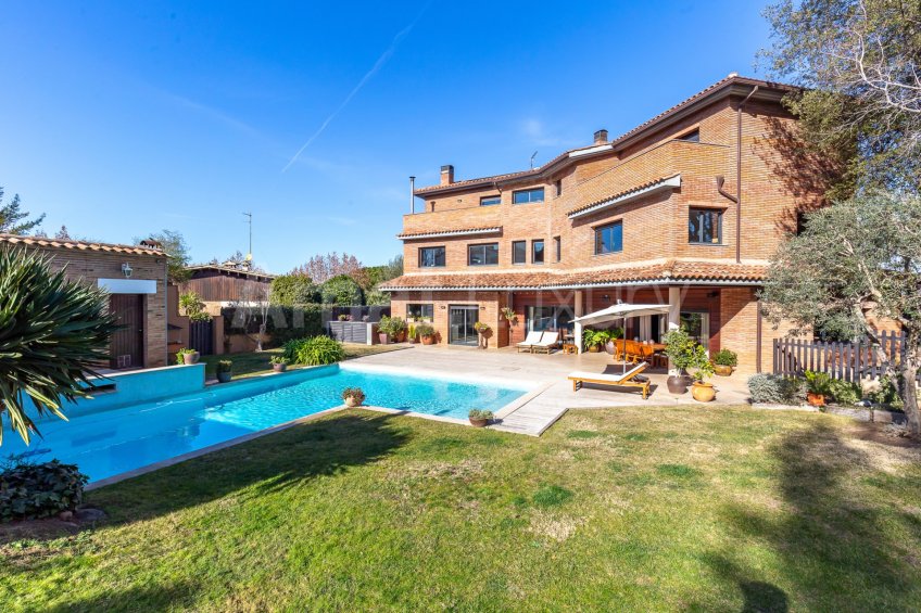 Extraordinaria casa de alto standing en zona Rossinyol de Sant Cugat -54