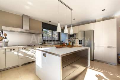 Extraordinaria casa de alto standing en zona Rossinyol de Sant Cugat -16