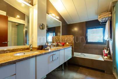 Extraordinaria casa de alto standing en zona Rossinyol de Sant Cugat -48