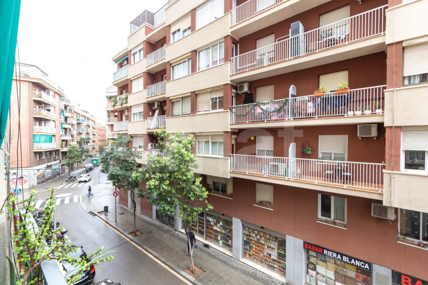 Oportunidad: piso compacto en Sants-Badal -19