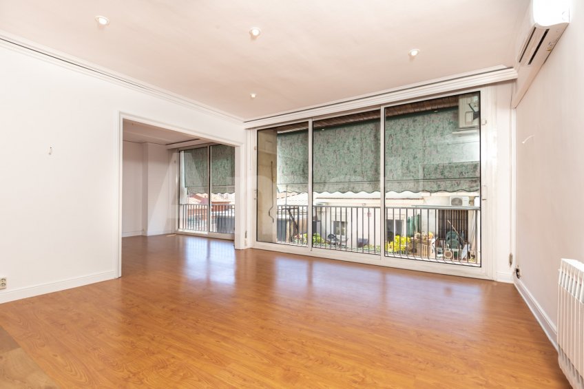 Ampli i lluminós pis de 5 dorm. al Putxet Farró