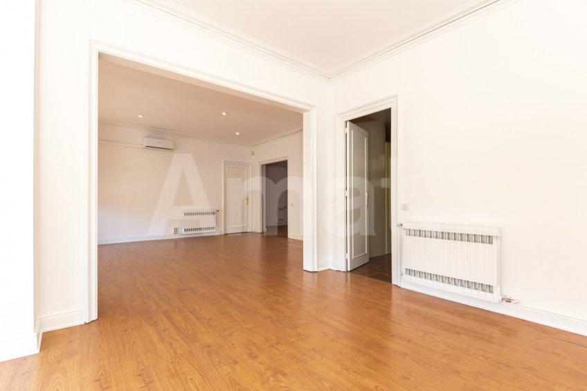 Ampli i lluminós pis de 5 dorm. al Putxet Farró -11