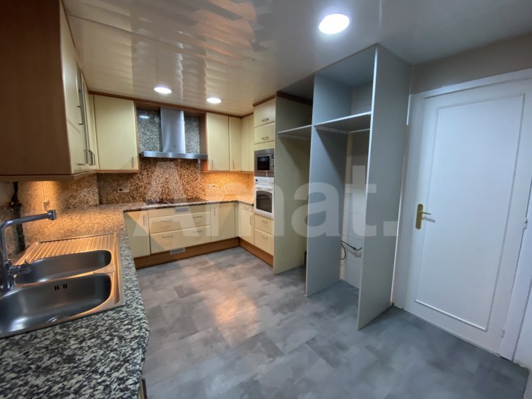 Ampli i lluminós pis de 5 dorm. al Putxet Farró -17