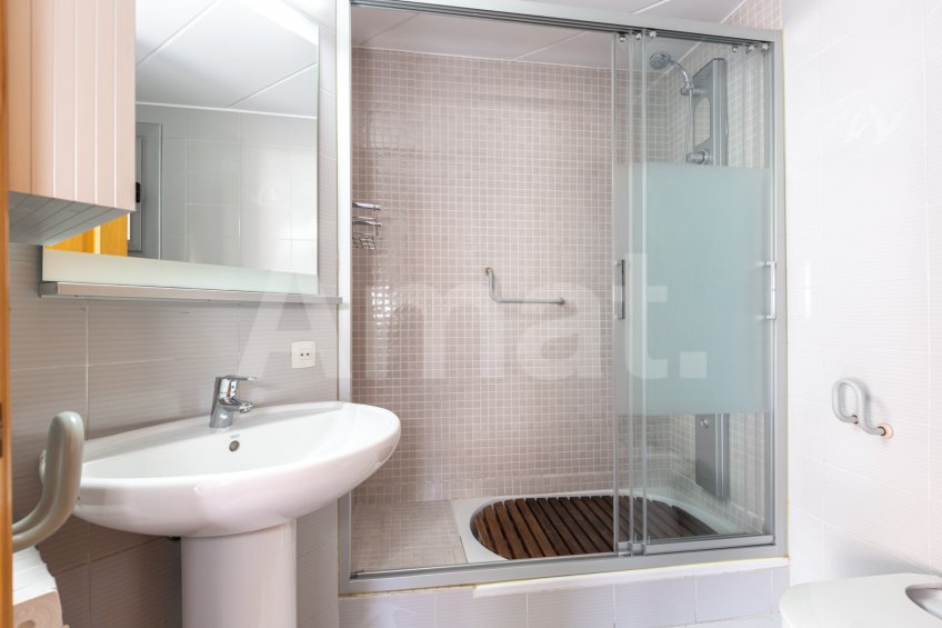 Ampli i lluminós pis de 5 dorm. al Putxet Farró -19