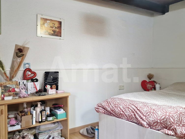 House to renovate in the centre -19