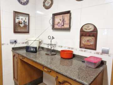 House to renovate in the centre -11