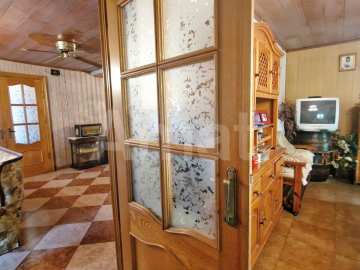 House to renovate in the centre -12