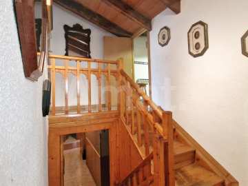 House to renovate in the centre -14