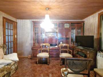 House to renovate in the centre -4