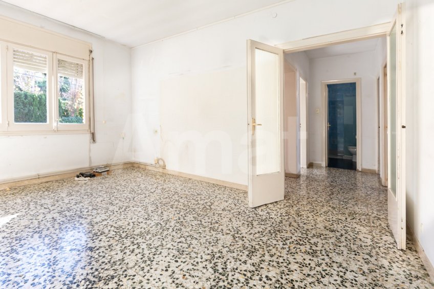 Central townhouse with fantastic views -10