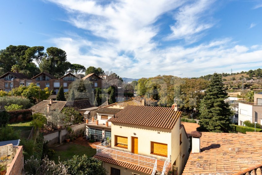 Central townhouse with fantastic views -23