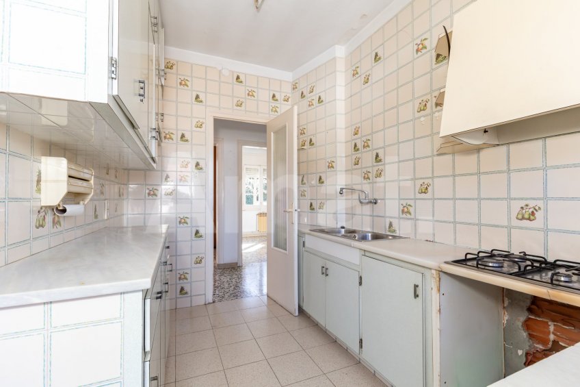 Central townhouse with fantastic views -3