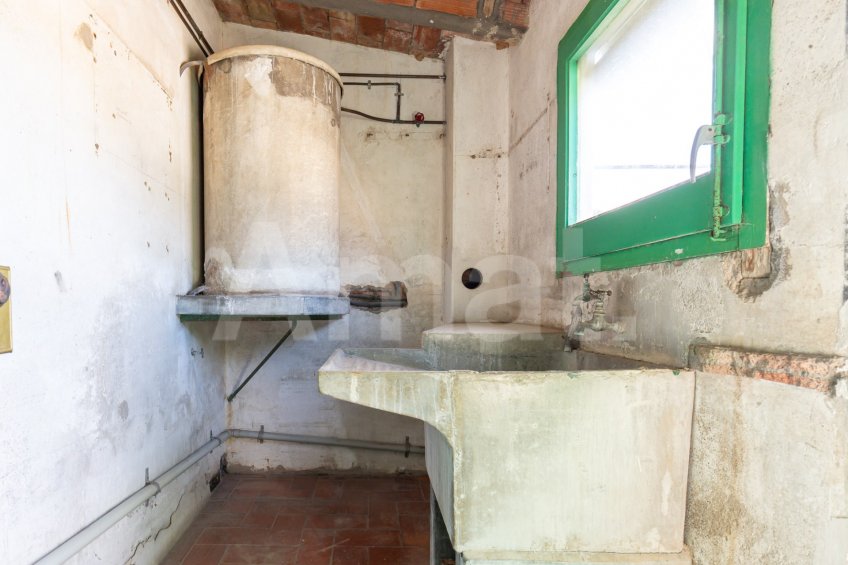 Central townhouse with fantastic views -34