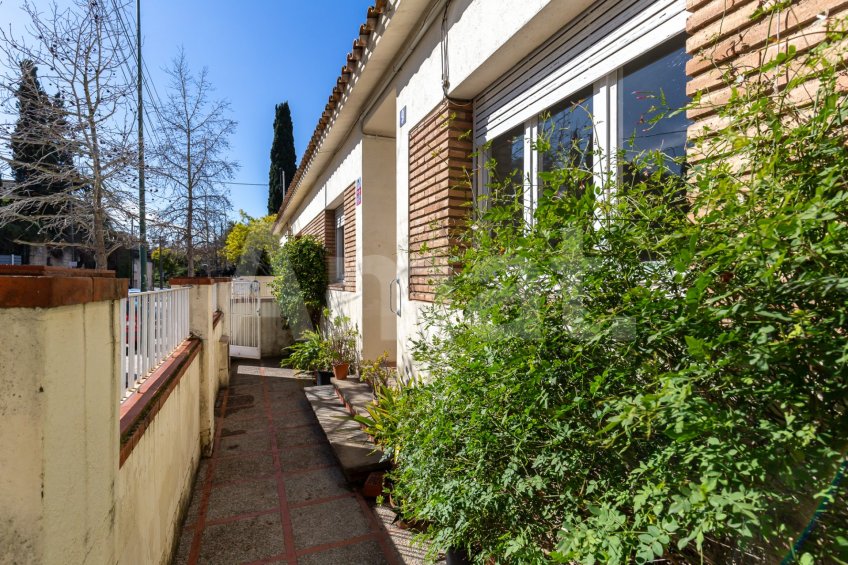 Central townhouse with fantastic views -36