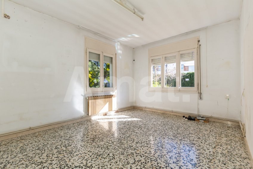 Central townhouse with fantastic views -9