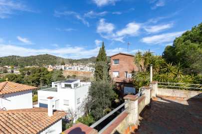 Central townhouse with fantastic views -22