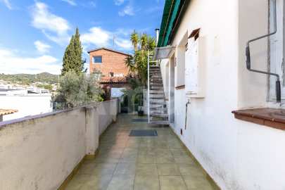 Central townhouse with fantastic views -27