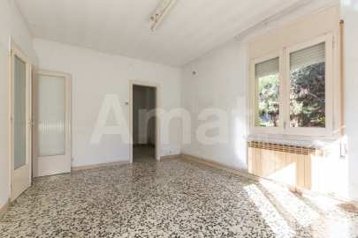 Central townhouse with fantastic views -8