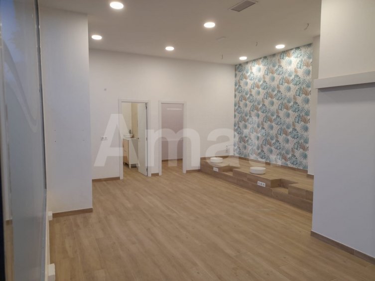 Local comercial seminuevo, en la carretra, al lado de Torreblanca -4