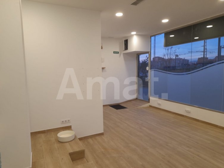 Local comercial seminuevo, en la carretra, al lado de Torreblanca -5