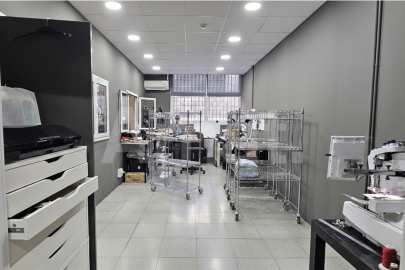 450 m² industrial premises with direct street-level access -5