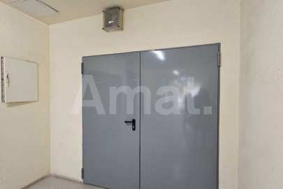 450 m² industrial premises with direct street-level access -7