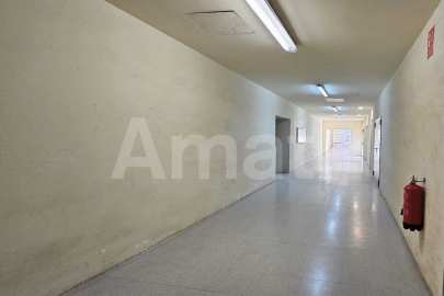 450 m² industrial premises with direct street-level access -8