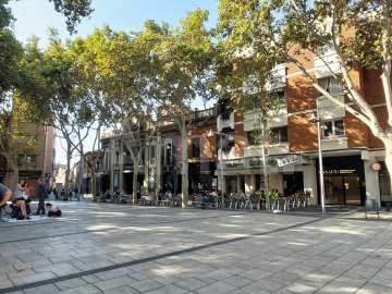 SINGULAR - Pis nou de 3 dorm., al centre -25