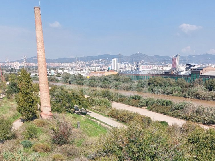 SINGULAR - Gran piso nuevo de 4 dorm., en el centro -19