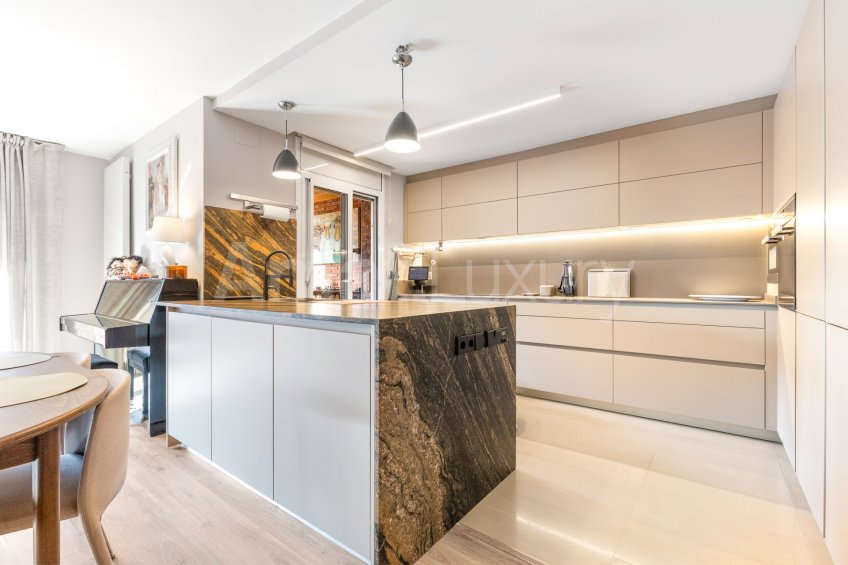 Excepcional casa adossada amb ascensor, al Parc Central -3