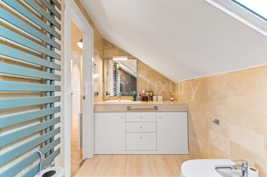 Excepcional casa adossada amb ascensor, al Parc Central -38